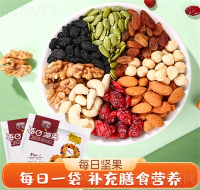 干趣每日?qǐng)?jiān)果營(yíng)養(yǎng)零食便果仁水果干混合干果禮盒