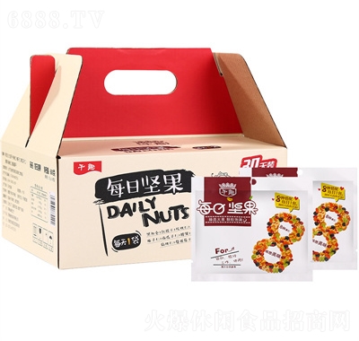 干趣每日?qǐng)?jiān)果營(yíng)養(yǎng)零食便果仁水果干混合干果批發(fā)