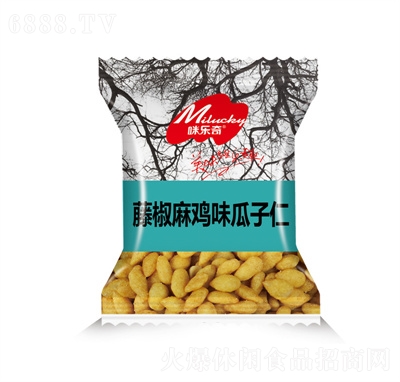 采堅果的松鼠堅果休閑食品干果炒貨年貨藤椒瓜子仁