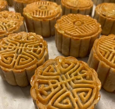 百齡麥廣式月餅蛋黃蓮蓉